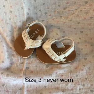 IZOD white flip flops